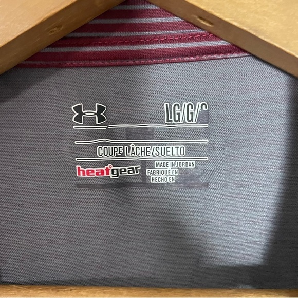 [Under Armour] Men's Burgundy Red & Gray Striped Breathable Short Sleeve T-shirt - Picture 3 of 6